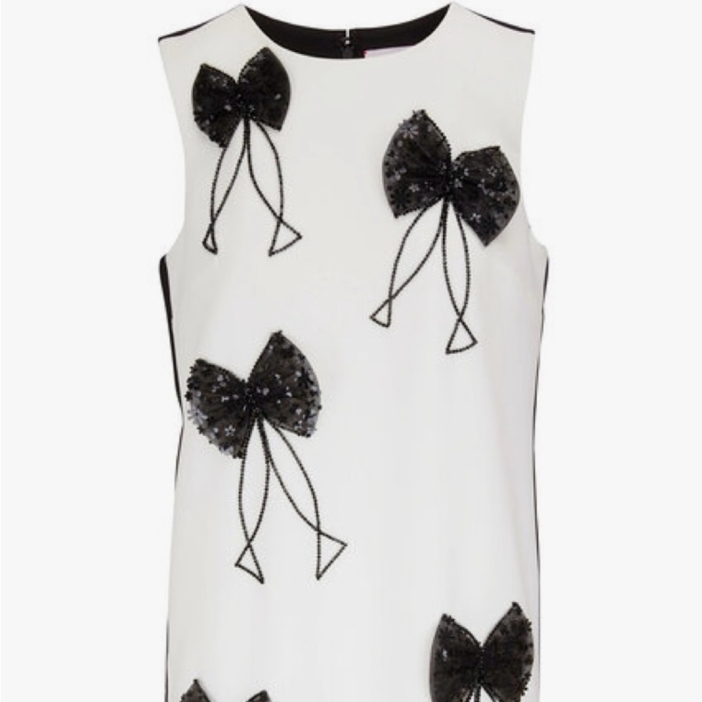 CAROLINA HERRERA
Embellished Black & White Contrast Shift
Dress